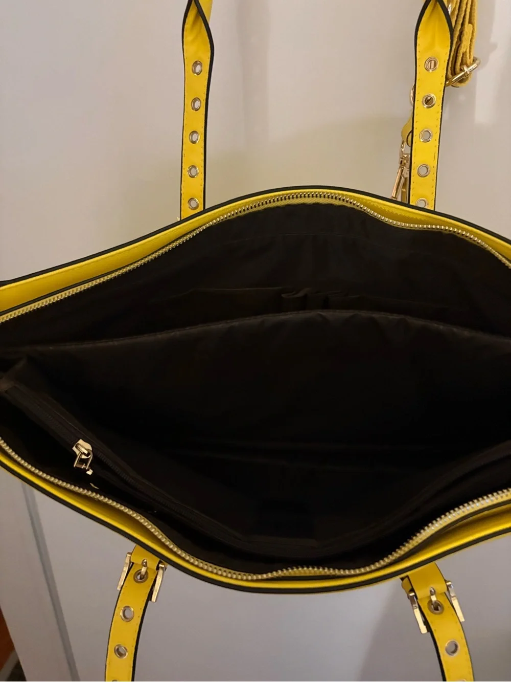 Ease Gave laptop bag